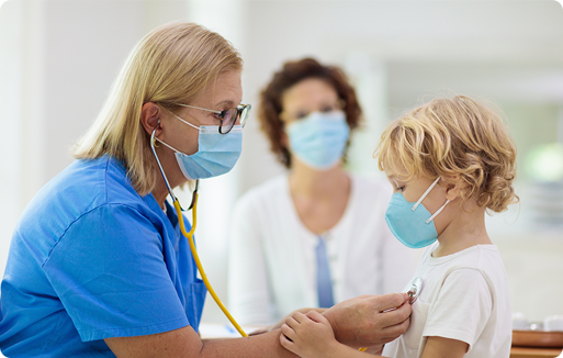 rec_cycle_image2 Pediatrician examining boy