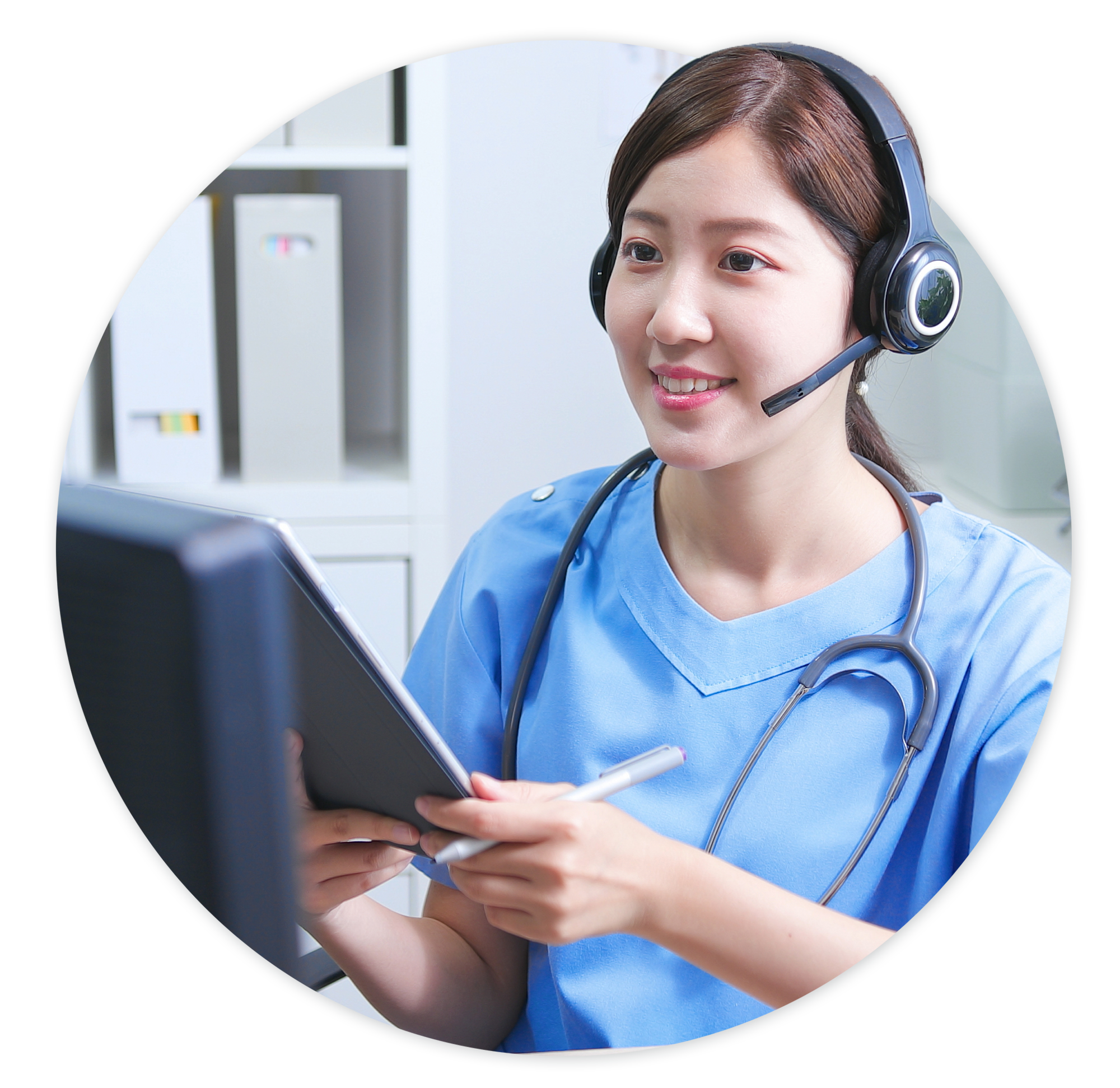 healthcare-banner Nurse with headset at computer